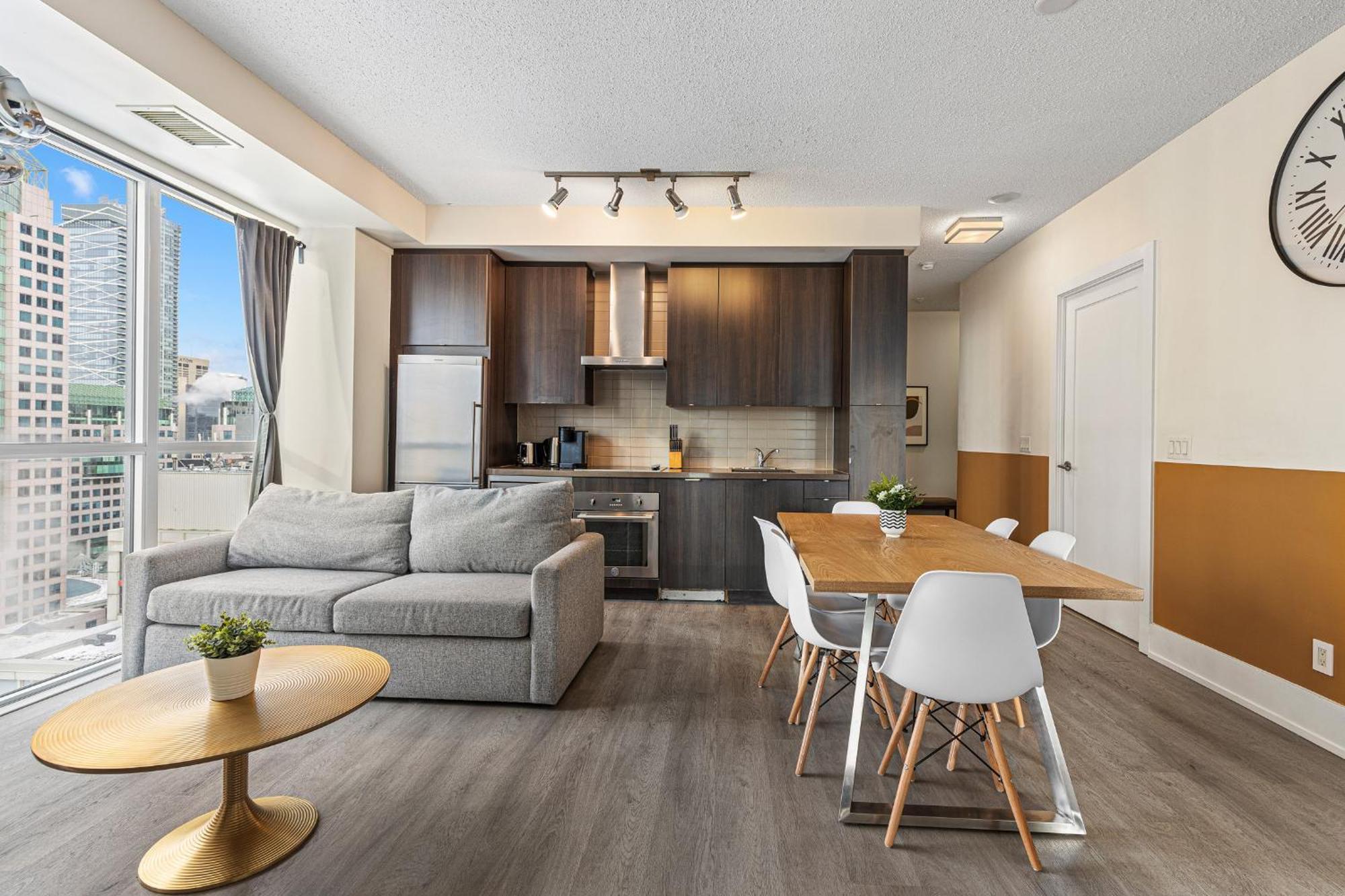 3 Bedroom Beside Cn Tower With Parking Downtown Toronto Exterior foto